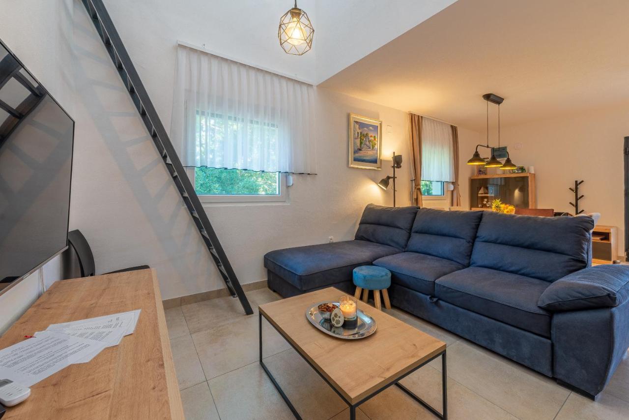 Villa Zora, Starigrad Paklenica, Seline Esterno foto